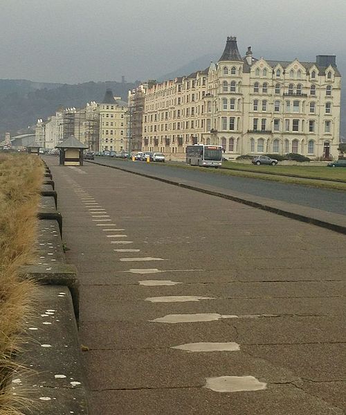 File:Mooragh Promenade, facing South.jpg