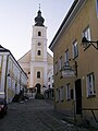 Kirchengasse mit der katholischen Pfarrkirche