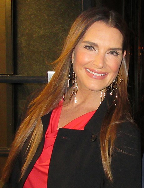 File:Brooke Shields (2018) (cropped).jpg