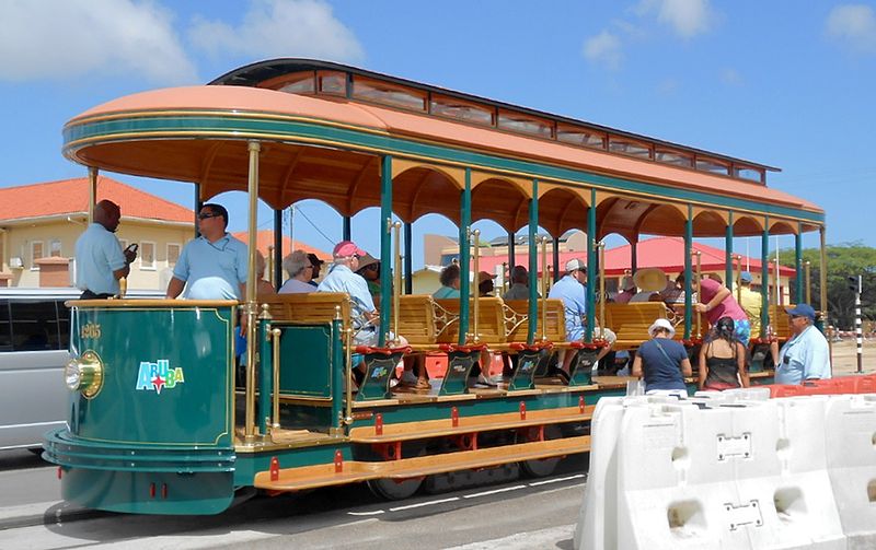 File:Oranjestad streetcar 1265 in 2014.jpg