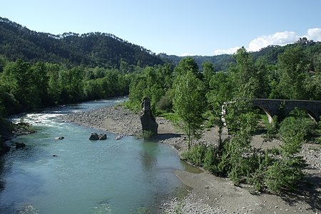 river Vara and the bridge