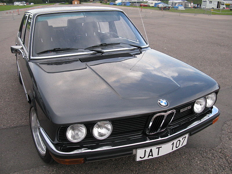 File:BMW 525 E12 (7759288736).jpg