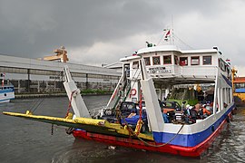 Kapal Ferry Surabaya Madura.jpg