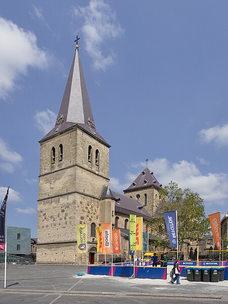 File:De Sint-Pancratiuskerk te Heerlen2.jpg