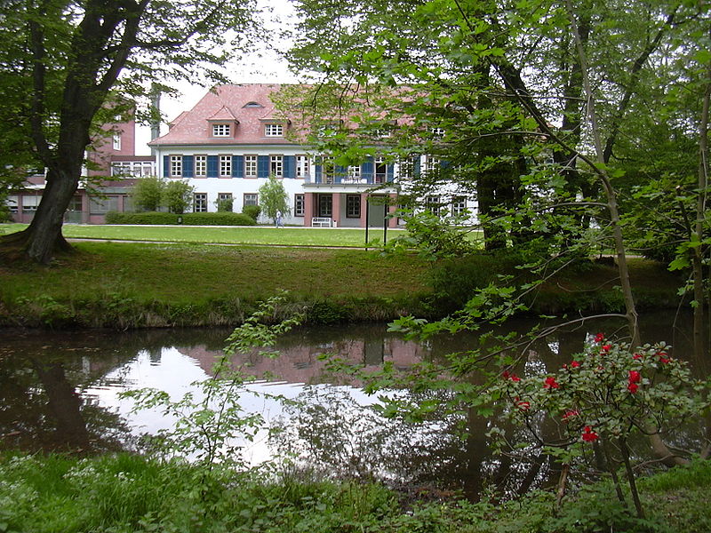 File:Wasserlos Schloss.JPG