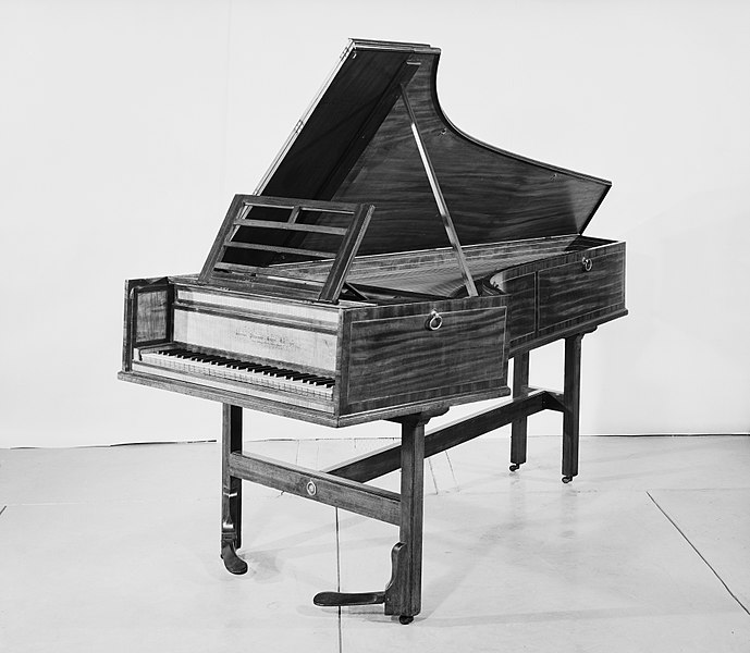 File:Grand Piano MET 166067.jpg