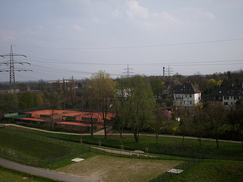 File:Tennisplätze TC Duisburg Süd.JPG