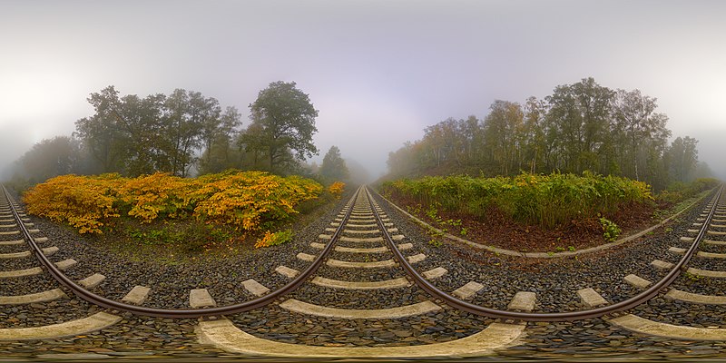 File:Nebel Schienen Panorama.jpg