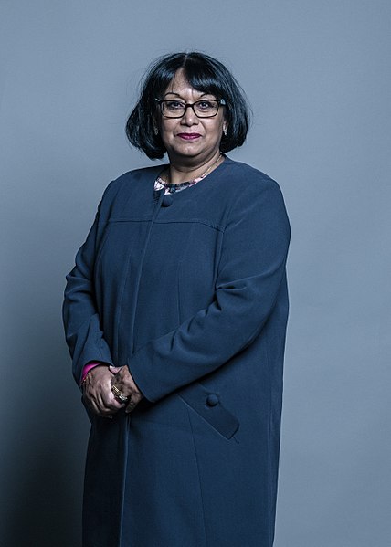 File:Official portrait of Baroness Verma.jpg