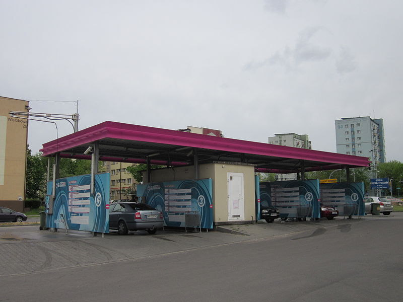 File:Car washes in Białystok 1.jpg