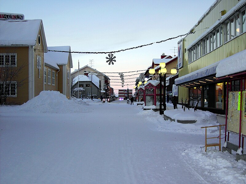 File:Storgatan Gällivare.JPG