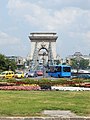 Deutsch: Kreisverkehr an der Kettenbrücke in Budapest. English: Roundabout at the Chain Bridge in Budapest.