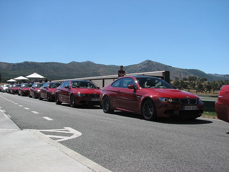 File:BMW M3 E92 coupe queue.jpg