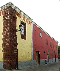 Casa de los Capitanes Generales Fachada Calle Viana