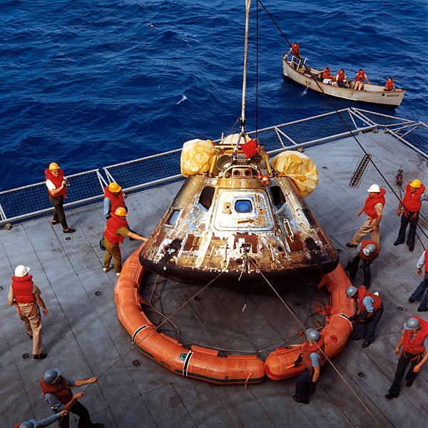 File:Apollo-11-Capsule.jpg