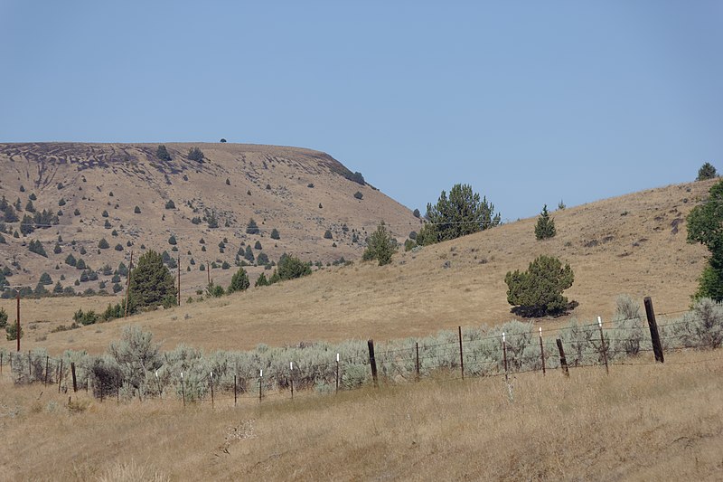 File:Central Oregon 2017 07.jpg