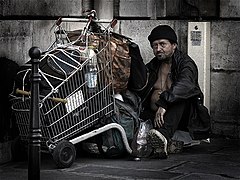 İkinci yer: Homeless person in Paris Eric Pouhier (CC BY-SA 2.5)