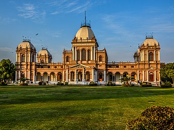 Noor Mahal in Bahawalpur Photograph: Muh.Ashar CC-BY-SA-3.0