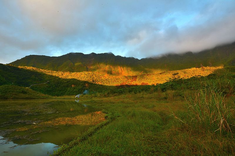 File:Galunggung Mountain Beautiful Morning.jpg