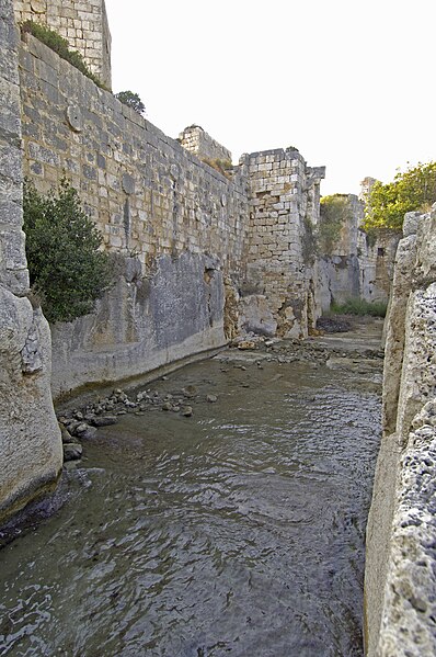 File:Korykos Land Castle 2184.jpg