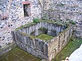 Die Zisterne im Brunnenhaus der Burg