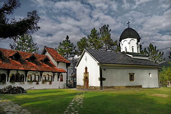 Prilipac, view of the Orthodox church of Nativity of the Virgin Mary from the courtyard Photograph: Vladimir Mijailović CC-BY-SA-3.0