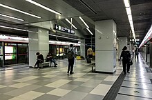 Xiaohong Men station platform (July 2018)