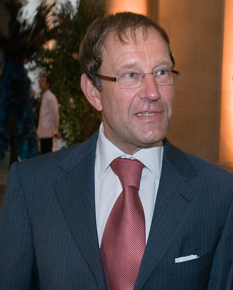 File:Richard Desmond.jpg