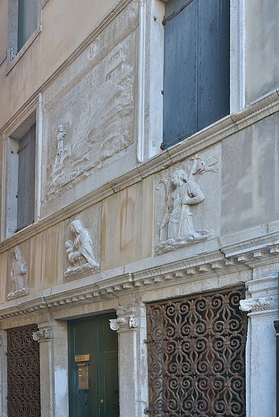 File:Scola degli Albanesi facciata Venezia.jpg