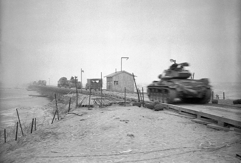 File:Tanks crossing Uijeongbu.jpg