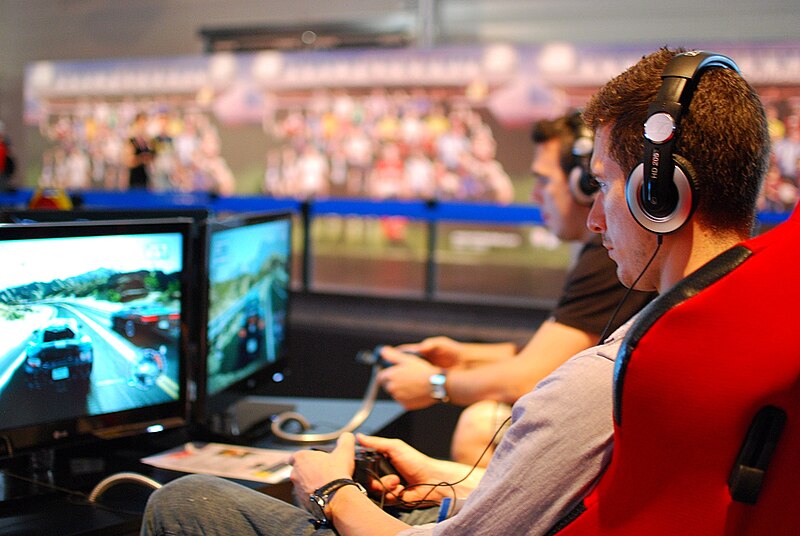 File:Gamescom 2011 (6052921305).jpg