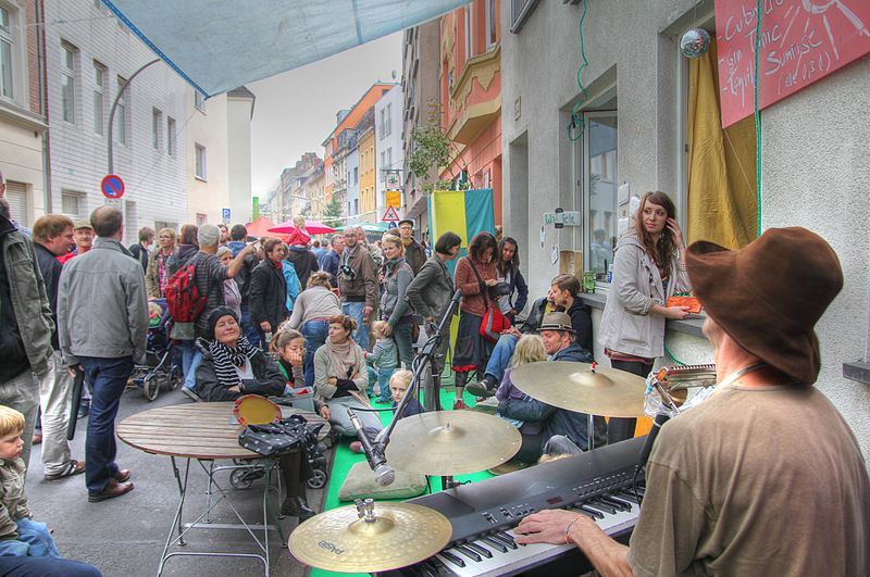 File:Koernerstrassenfest 2011.jpg