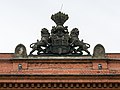 Deutsch: Wappenrelief am Alten Haupteingang des Universitätsklinikums Hamburg-Eppendorf (Gebäude O35). This is a photograph of an architectural monument. It is on the list of cultural monuments of Hamburg, no. 20779.