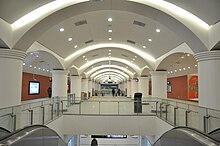 Chegongzhuang Xi (W) station concourse (December 2012)