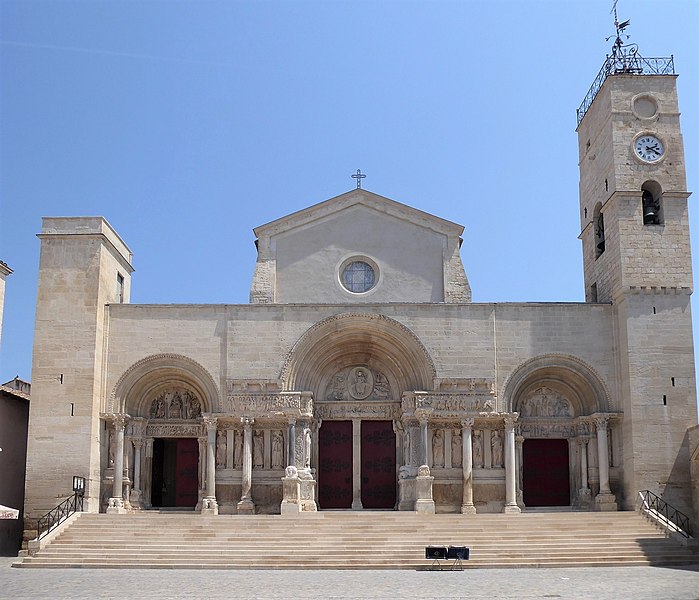 File:Abbatiale de Saint-Gilles (01).jpg