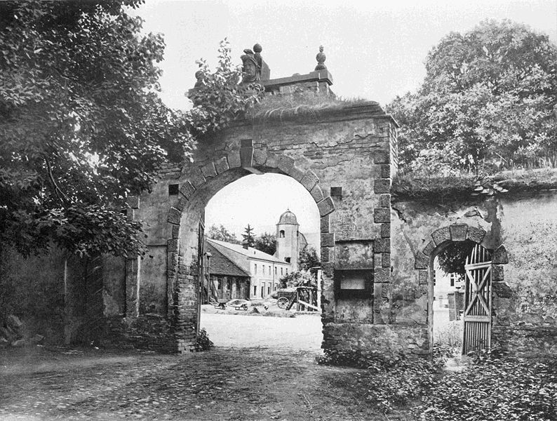 File:Schloss Klein Machnow 1900.jpg