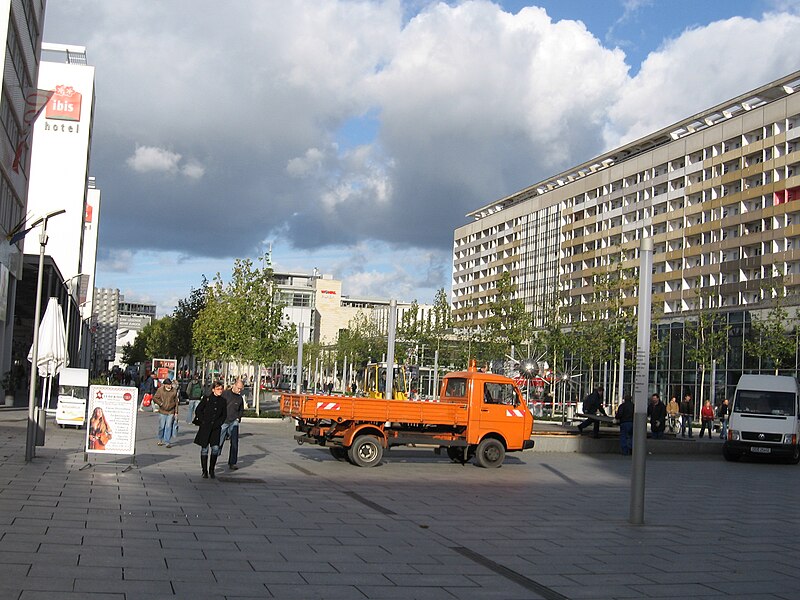 File:Prager Straße Dresden 28.jpg