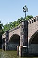 Deutsch: Krugkoppelbrücke in Hamburg, Blick von der Außenalster. This is a photograph of an architectural monument. It is on the list of cultural monuments of Hamburg, no. 19579.