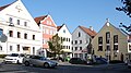 Marktplatz mit Rathaus (rechts)