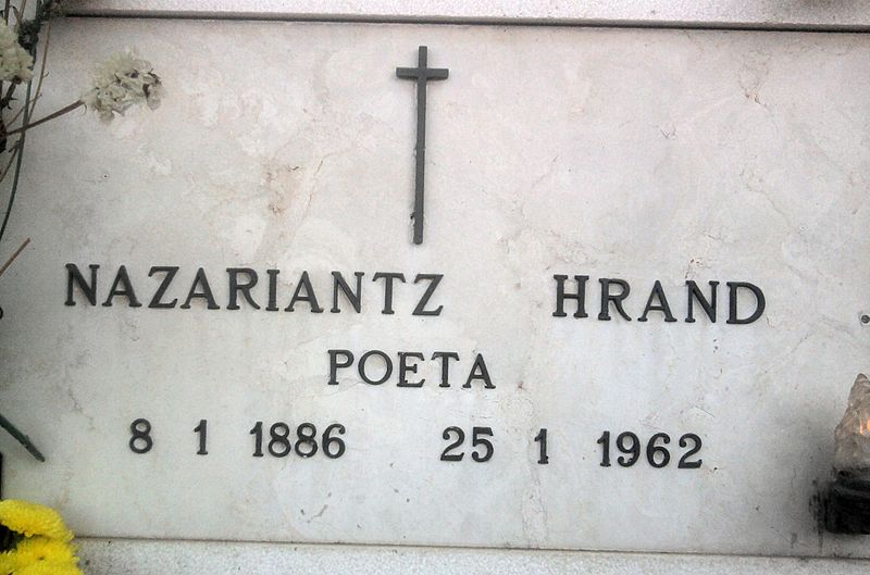 File:Hran Nazariantz Tomb.jpg