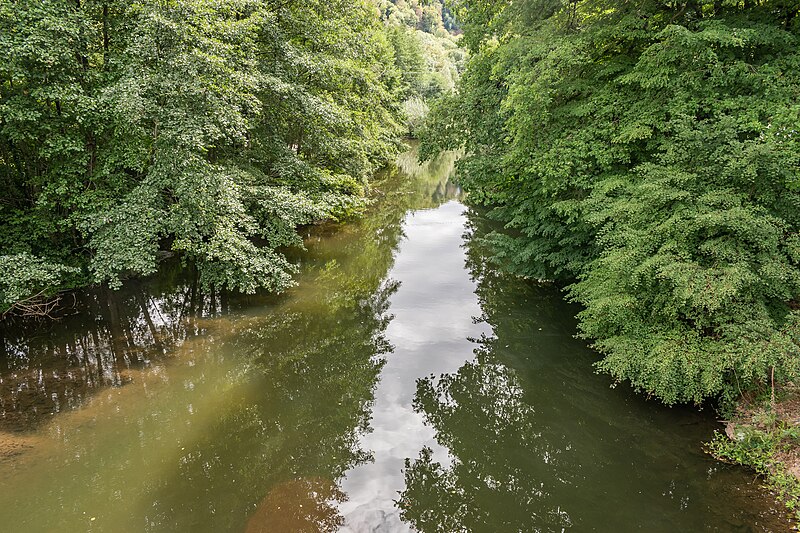 File:Viaur river in Grandfuel (1).jpg