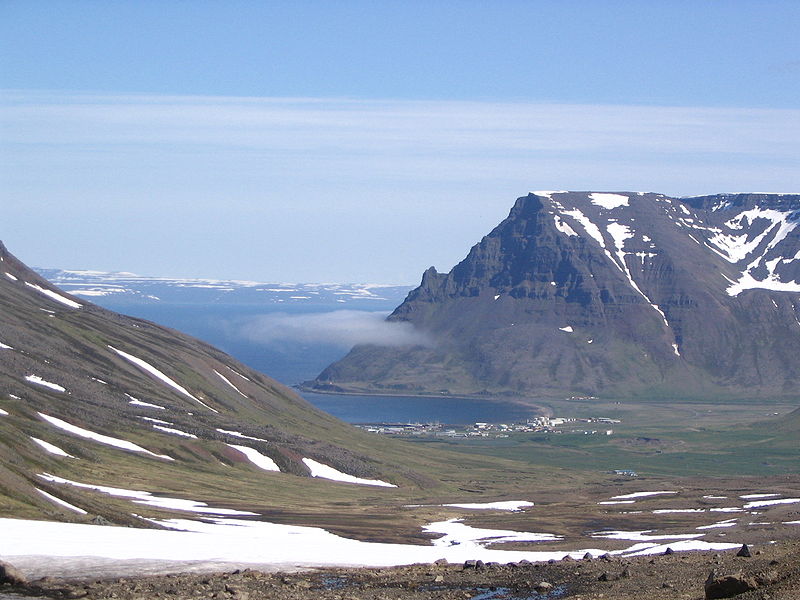 File:Iceland Bolungarvik.jpg