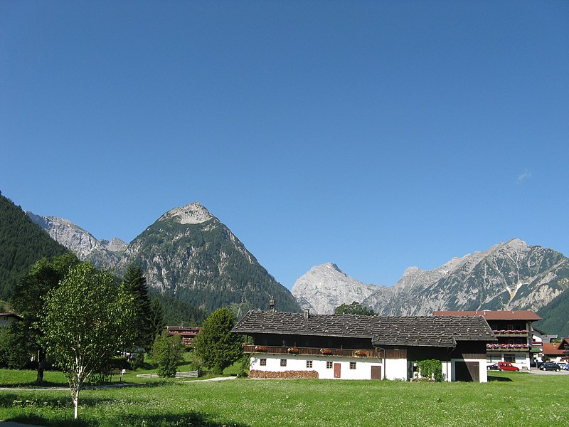 File:Pertisau Fischerhaus.JPG