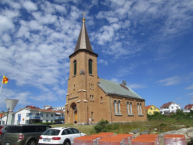 File:Smögen church unedited.jpg