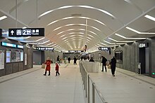 Chegongzhuang station concourse (December 2012)