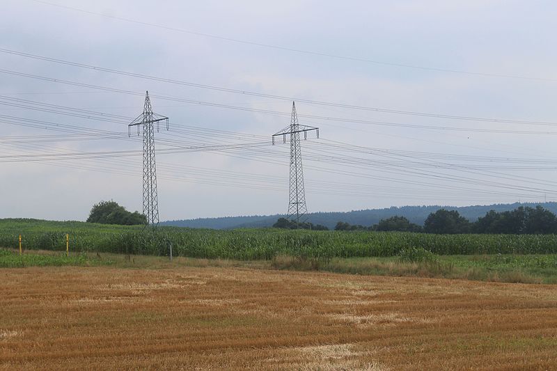 File:Bahnstromleitungen Eichenzell23072016.JPG