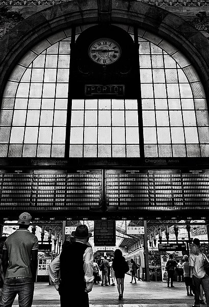 File:Estación de Sao Bento (8064537577).jpg