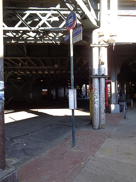 File:MTA Woodside 61st 06.jpg