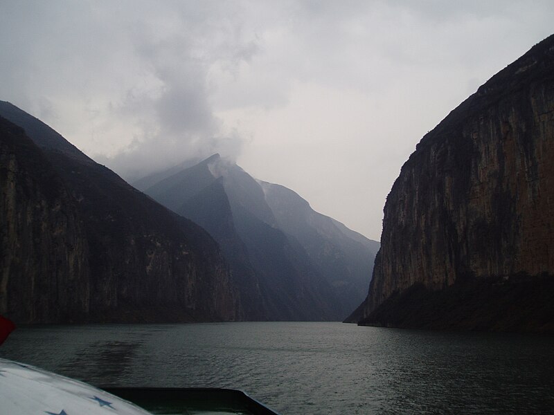 File:Yangzi Gorges.jpg