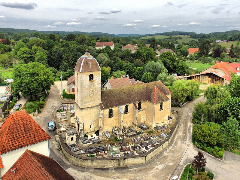 File:Beaumotte-lès-Pin, l'église.jpg